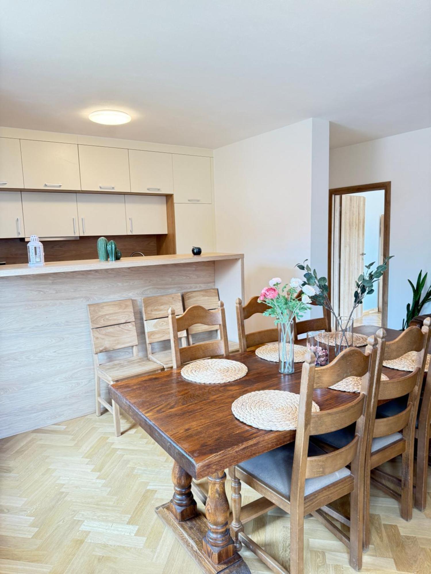 Familyvilla, New 4 Luxury Big Apartments, Parking Apartament *