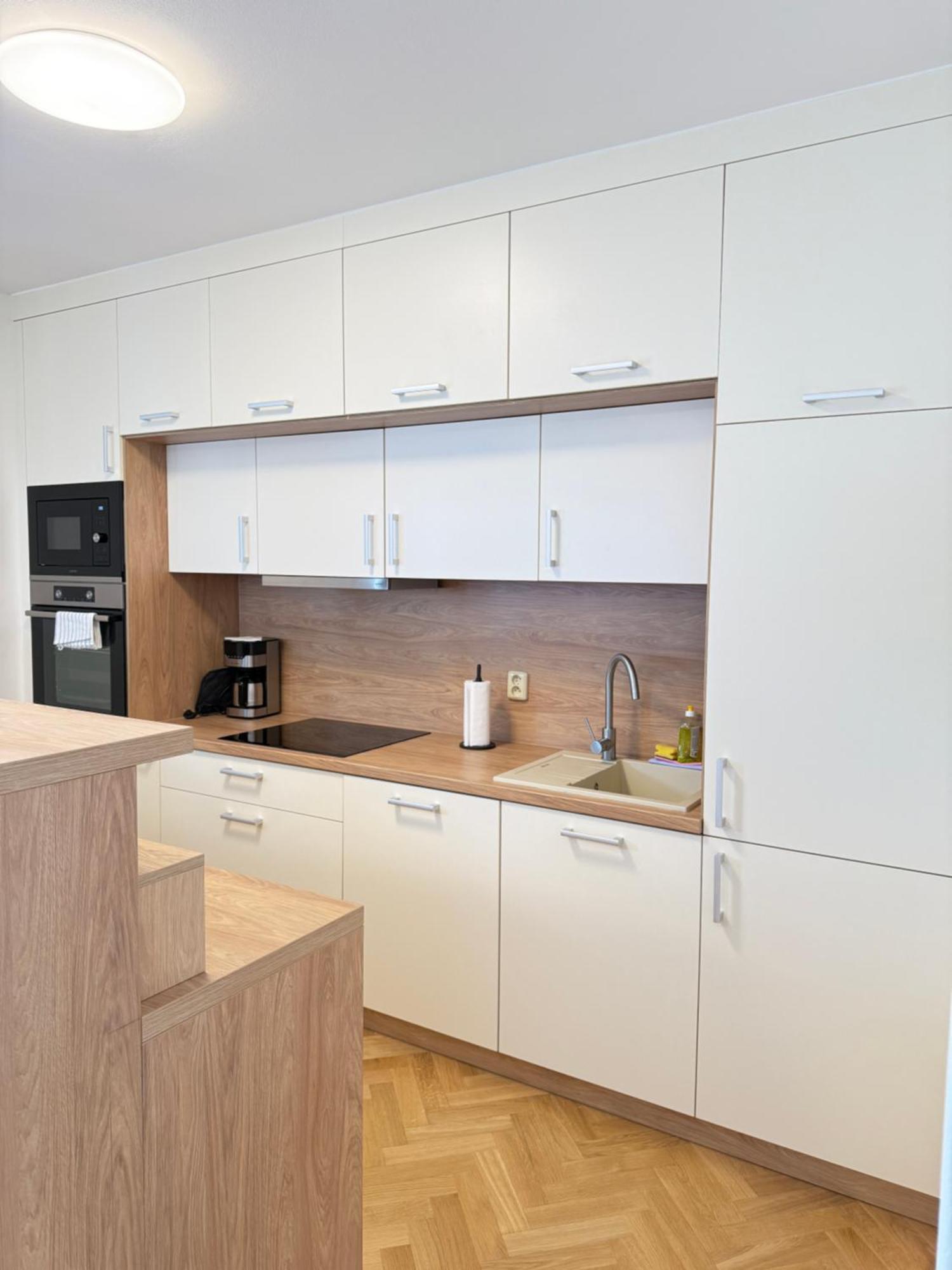 Familyvilla, New 4 Luxury Big Apartments, Parking Apartament Praga