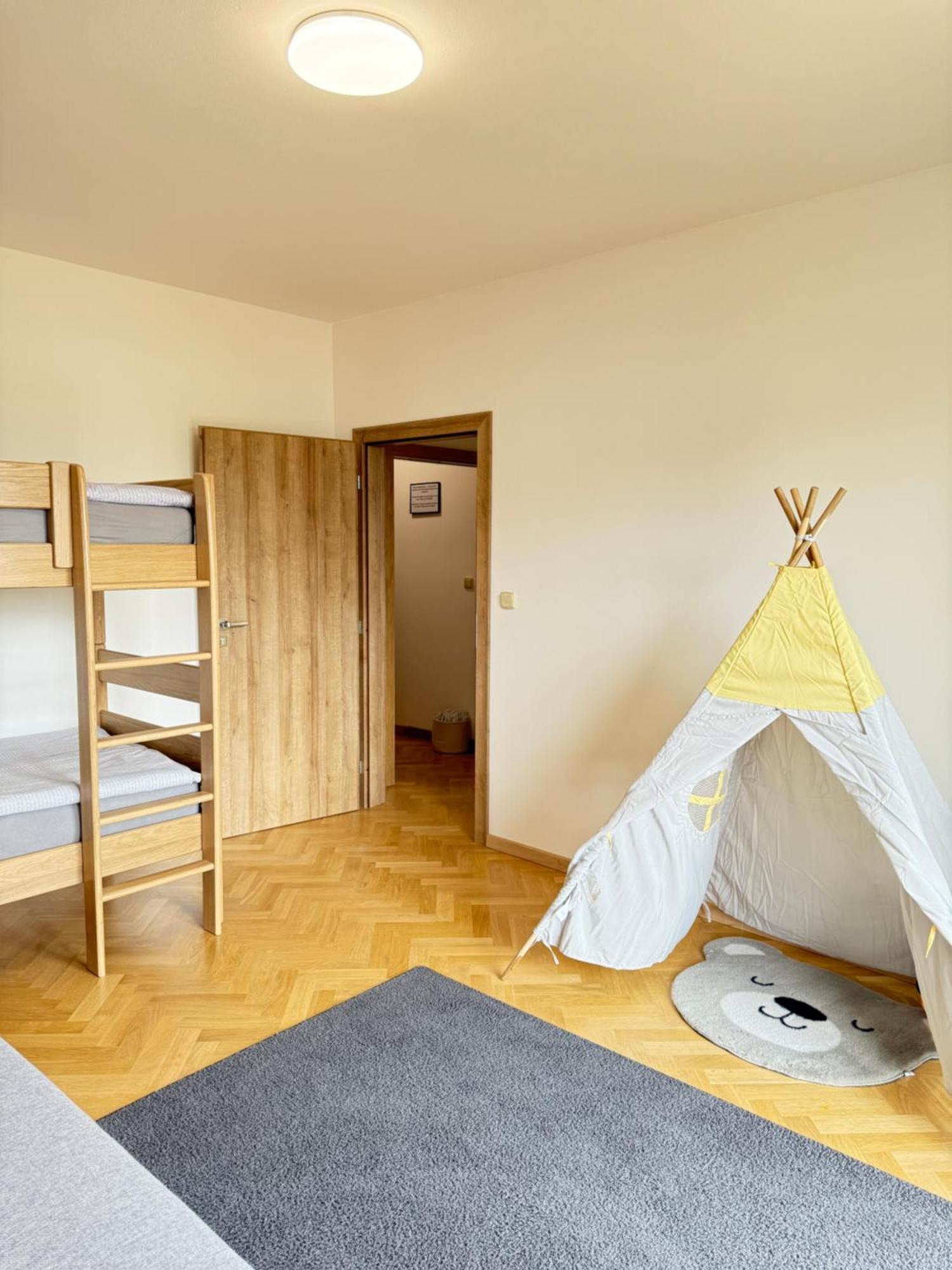 Apartament Familyvilla, New 4 Luxury Big Apartments, Parking Praga